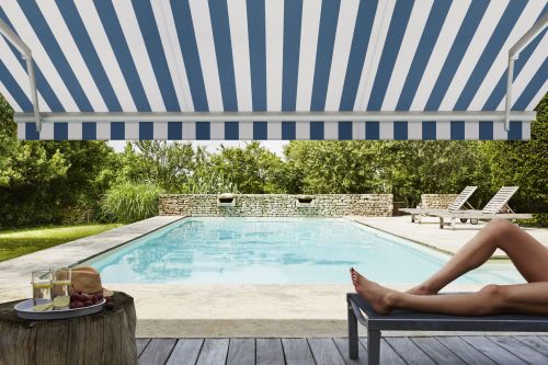 store banne rayé bleu et blanc